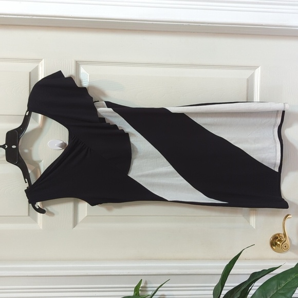 🐢Derek Heart Women's Stretch Bodycon Mini Dress Shoulder Ruffle Sz M - Picture 1 of 8